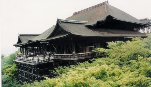 京都著名的清水寺，刻章者很细腻的把景点概括在图案上，和照片上的清水寺惟妙惟肖